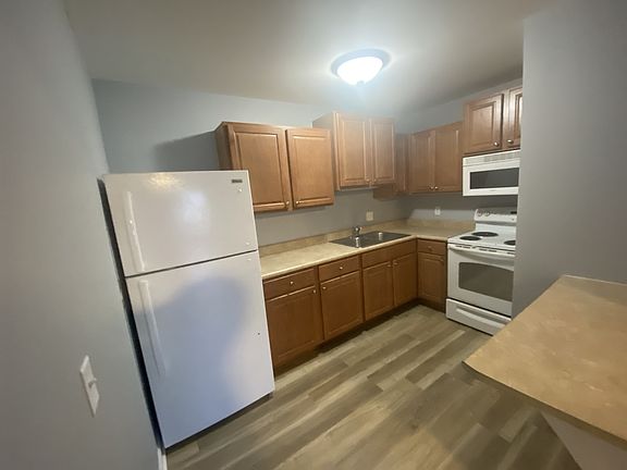 4th image of 204-209 2nd St #17014417