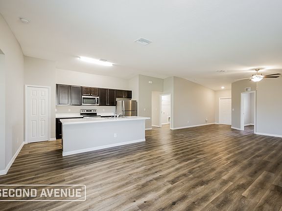 3rd image of 1318 NE 33rd Ln