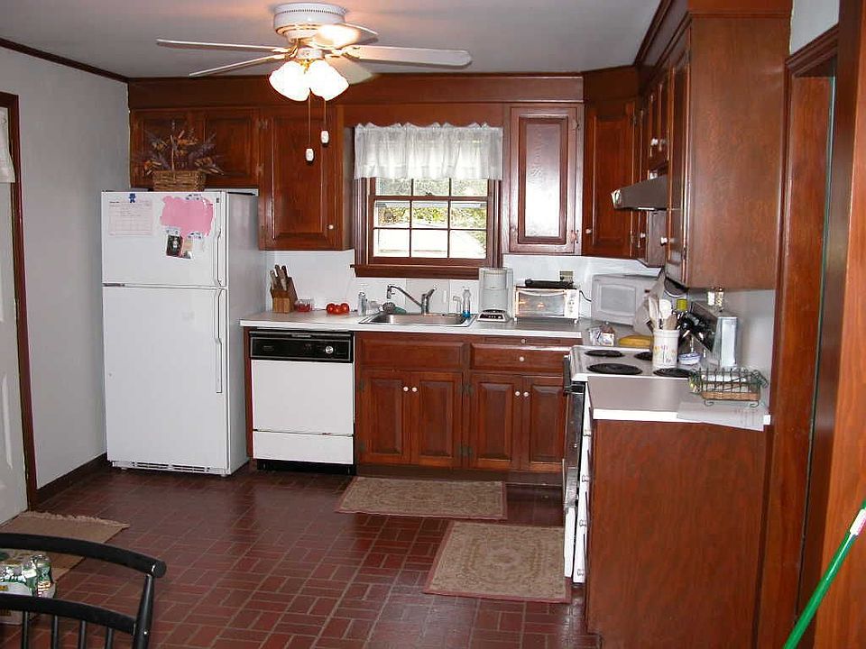Spacious Kitchen