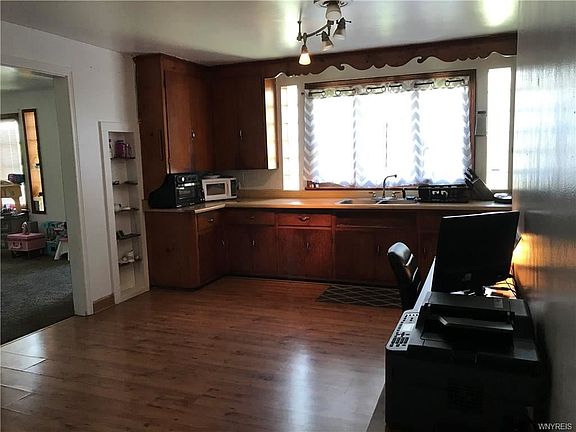 2nd image of 109 Como Park Blvd