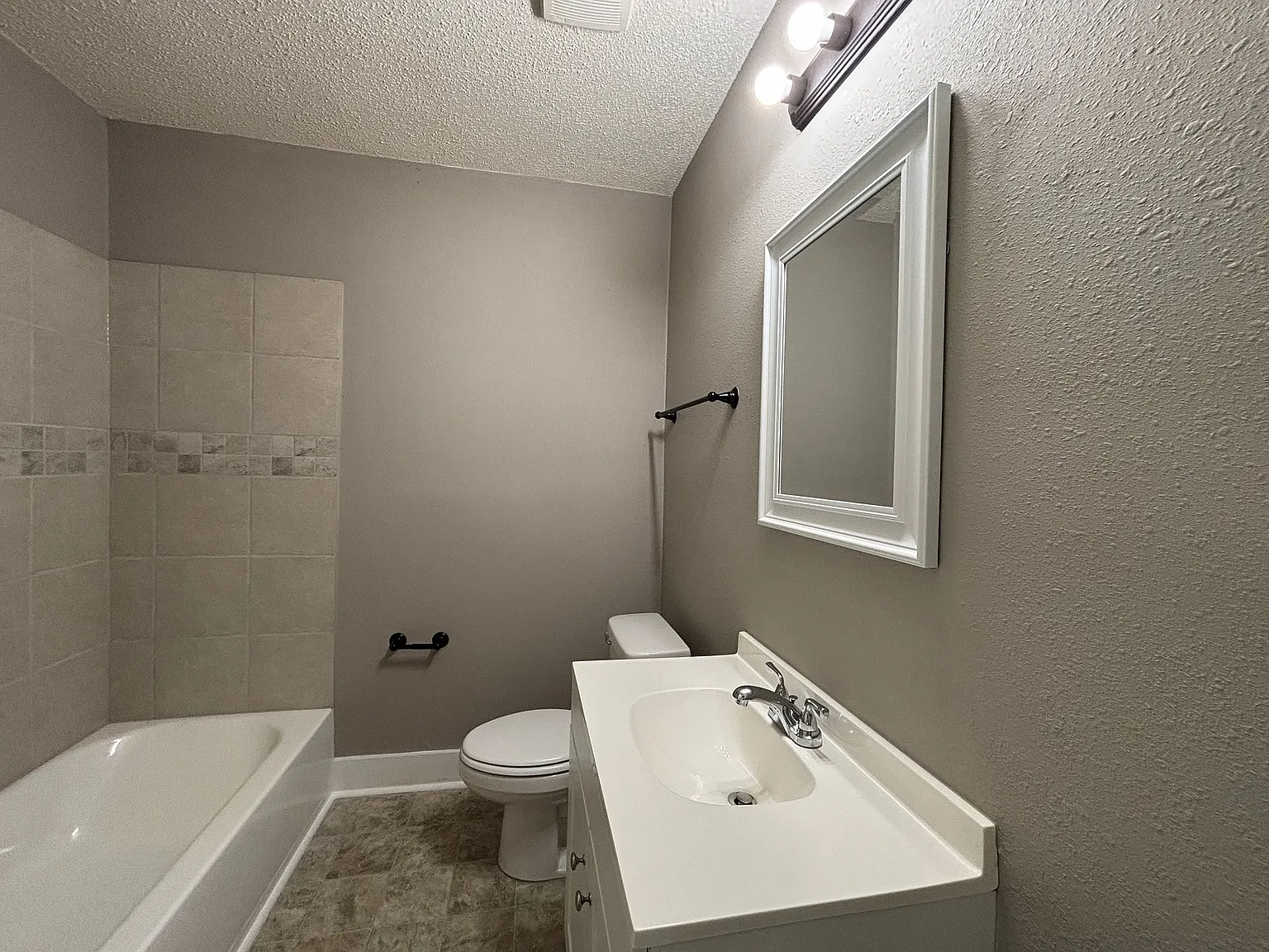4110 W 25th St — Photo 3