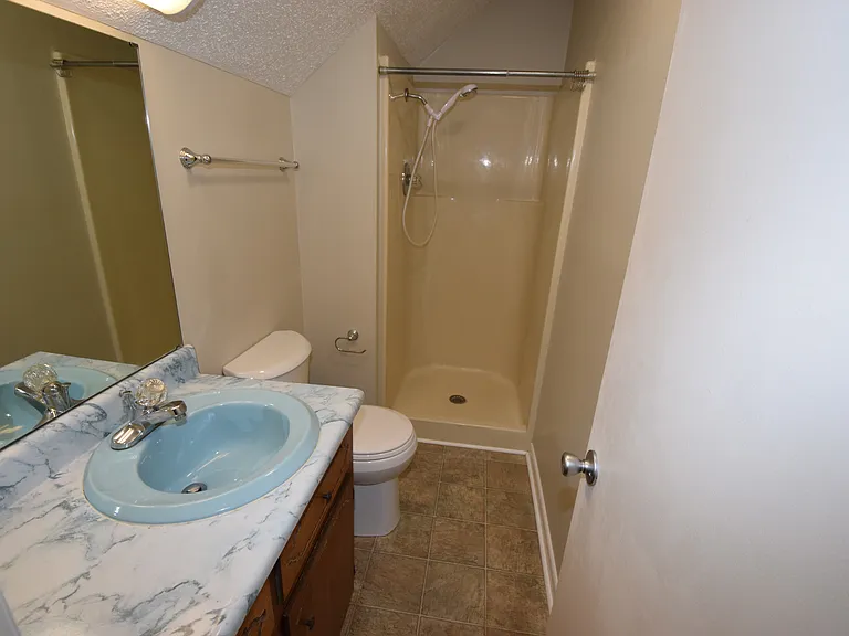 16605 Janet Dr — Photo 10