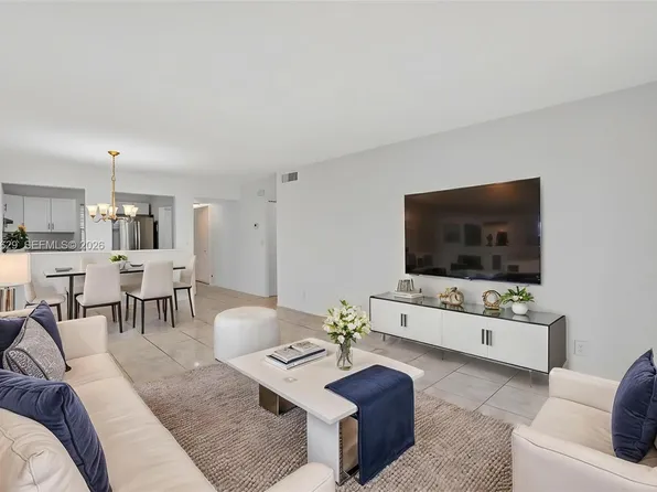 2821 Somerset Dr APT 302, Lauderdale Lakes, FL 33311