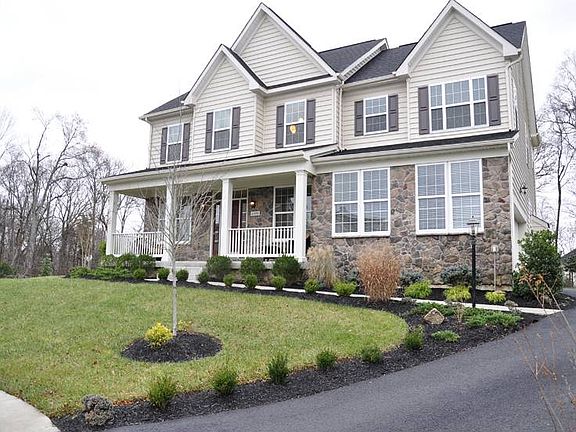 2nd image of 21958 Keverne Ct