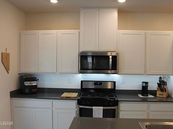 5th image of 2560 Emerson Cir