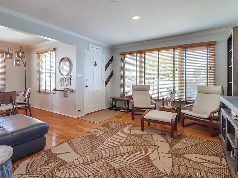 984 Catalina Blvd — Photo 5