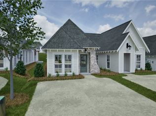 1049 Hunters Way, Opelika, AL 36801