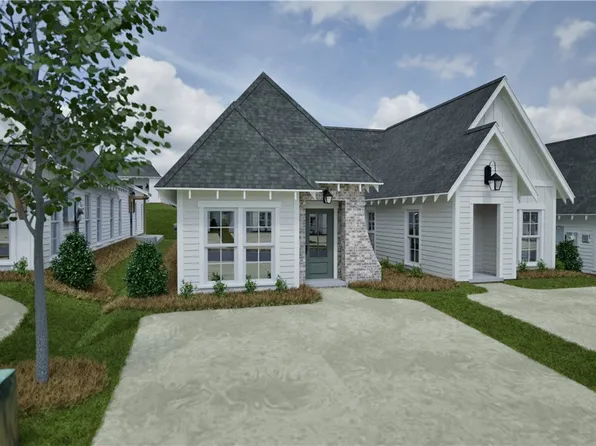 1049 Hunters Way, Opelika, AL 36801