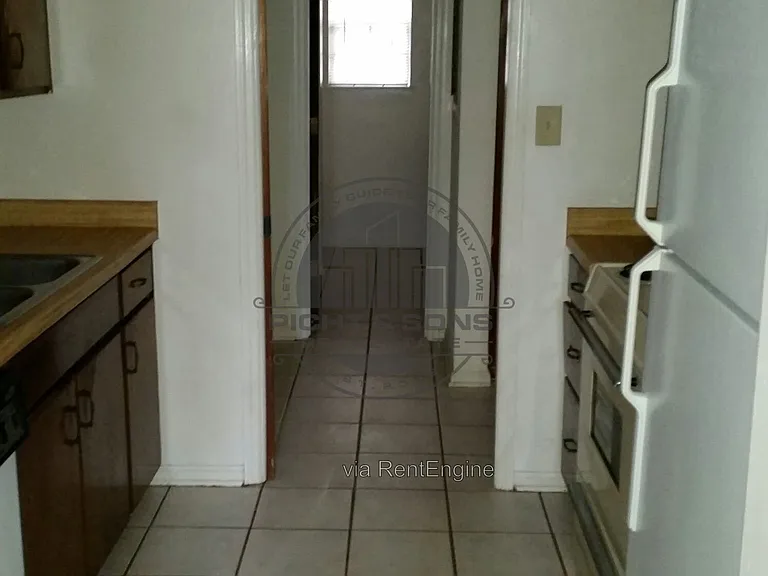157 Locke St — Photo 4