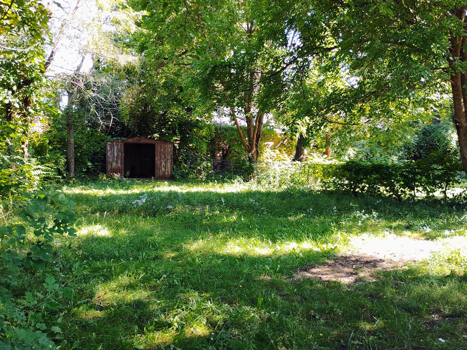 3 bed, 1.5 bath, 1300 sqft, $1,400 — Photo 2