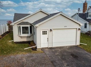 3244 Edgemere Dr, Rochester, NY 14612