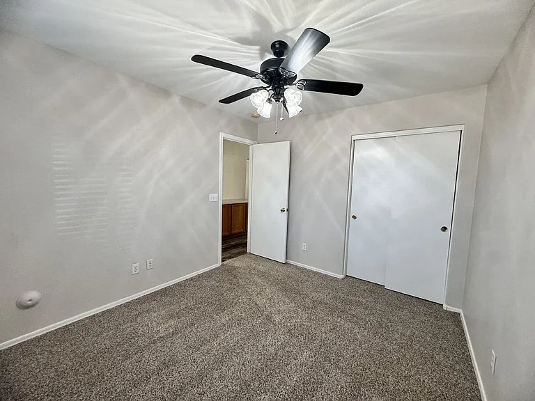 9138 W Ross Ave — Photo 19
