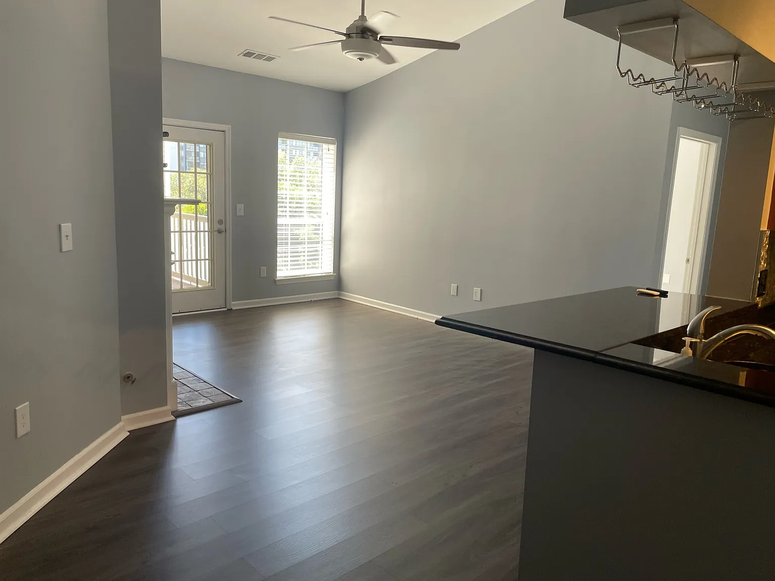 2 bed, 1075 sqft, $2,500 — Photo 3