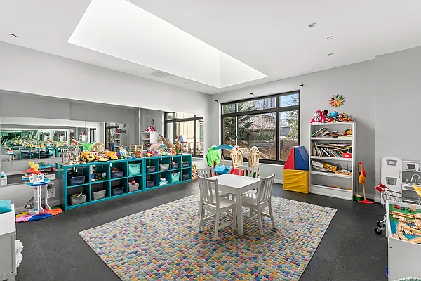 Sold by Compass | media 39