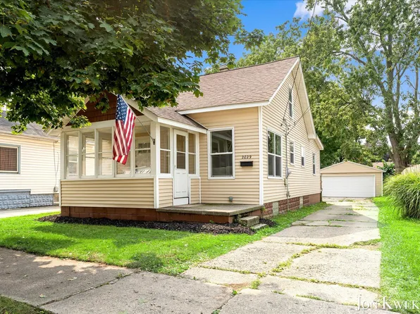 2029 Michael Ave SW, Wyoming, MI 49509