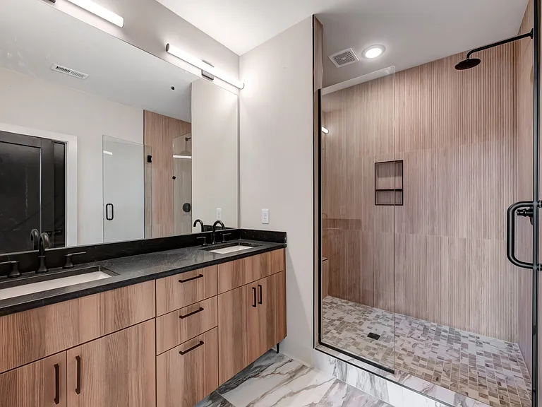 2115 24th Ave N #3 — Photo 16