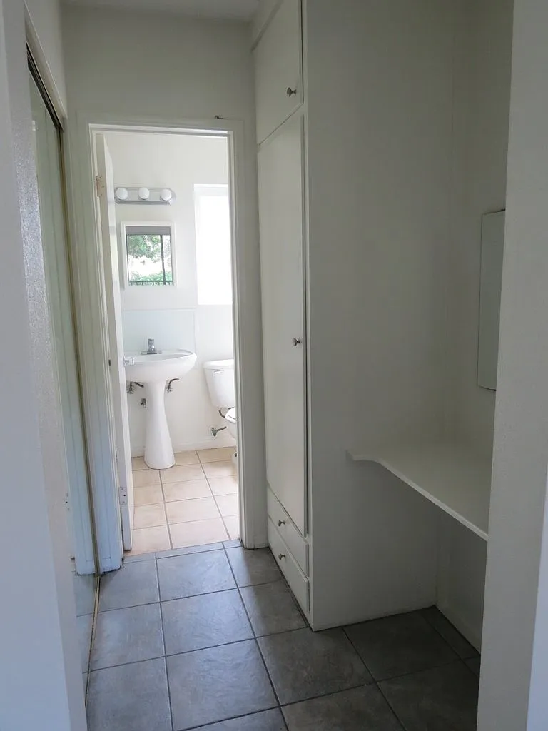 Studio, 350 sqft, $1,550 — Photo 3