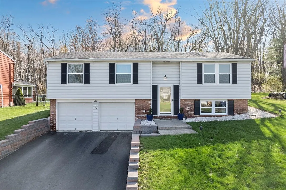 157 Pinehurst Dr photo 1
