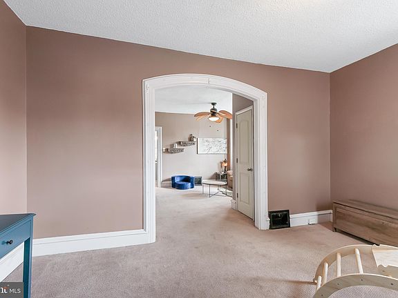 5th image of 510 Hellam St