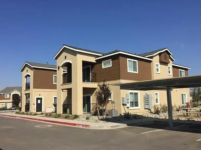 Sky Vista Commons North — Photo 9
