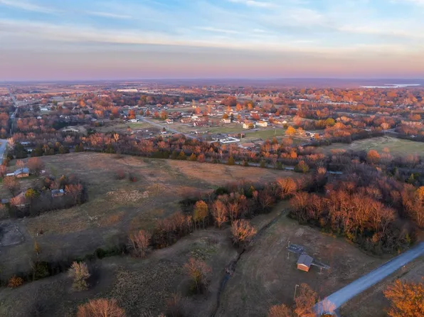 2 N Wagoner Ave, Wagoner, OK 74467