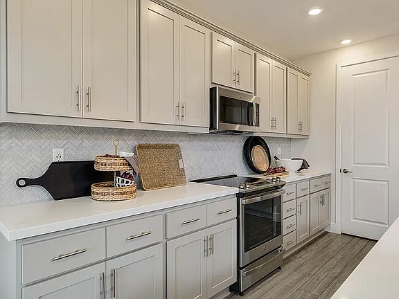 4th image of 3368 Oak Trail Dr