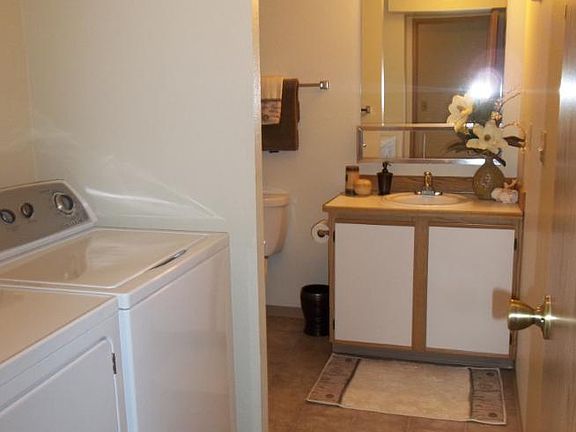 3rd image of 5001 College St SE