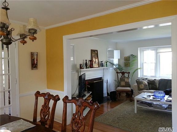 4th image of 1580 Wales Ave