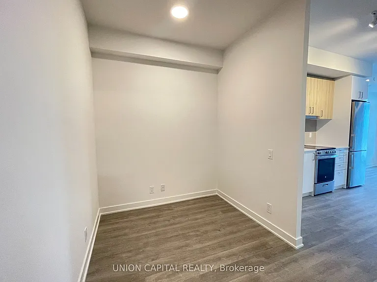 50 Upper Mall Way #1403 — Photo 2