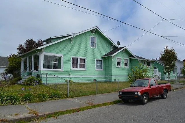 135 W Grant St — Photo 4