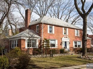 51 Bridle Way, Fort Lee, NJ 07024