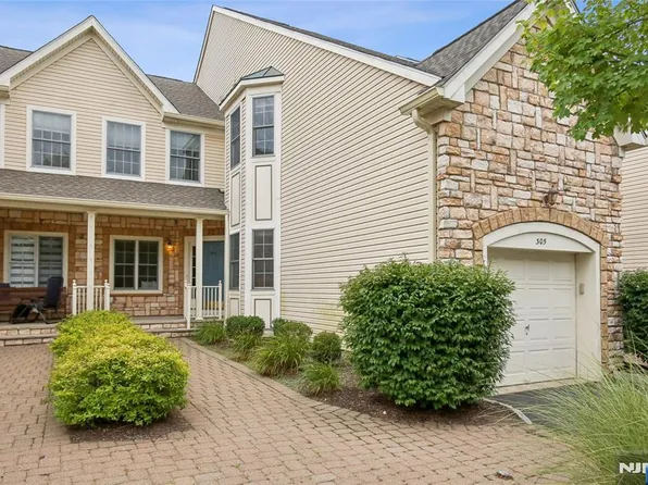 305 Binghampton Ln, Livingston, NJ 07039