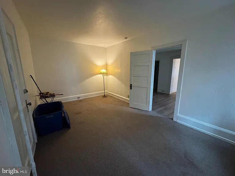 261 N York St #F — Photo 4