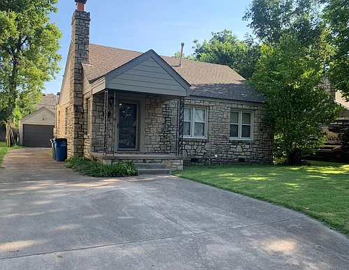 1417 E 37th Pl Photo 1