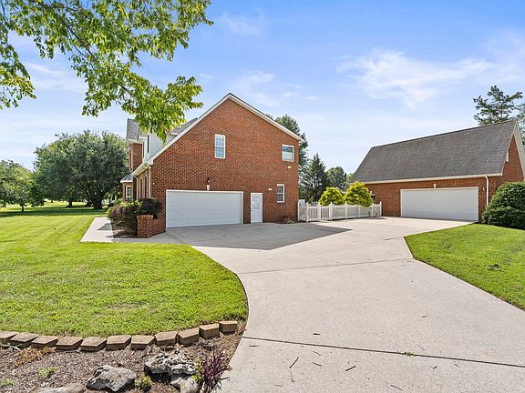 3rd image of 1026 Franklin Heights Dr