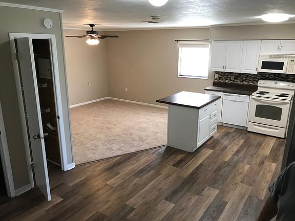 2nd image of 1503 Crest Ct