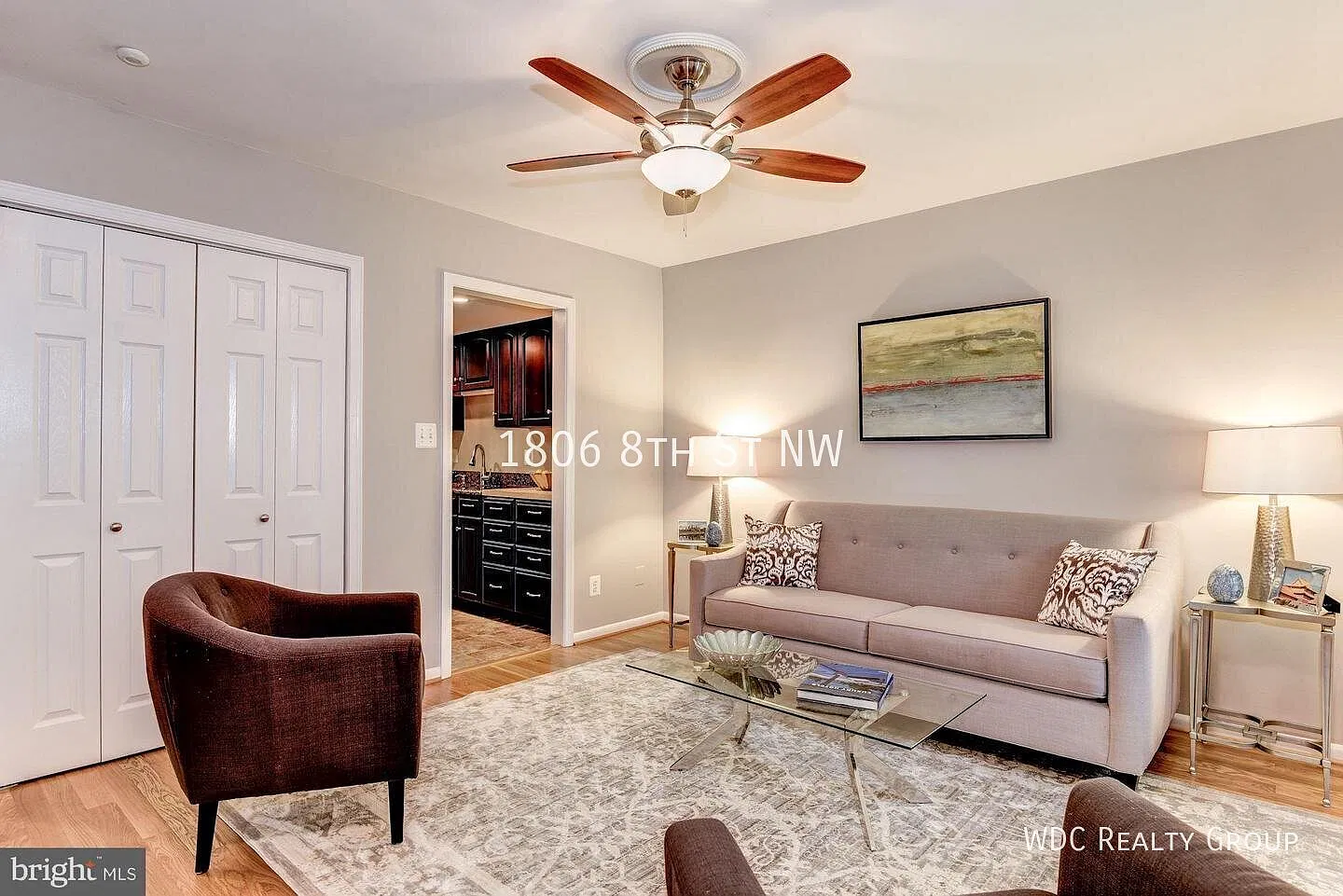 Victorian Rowhome for Lease! — Photo 2