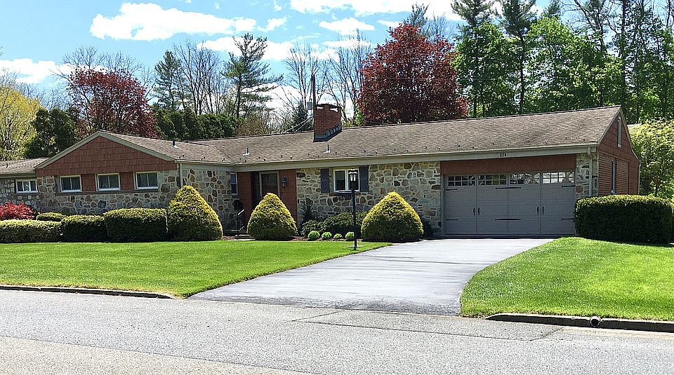 1st image of 224 Buckingham Dr