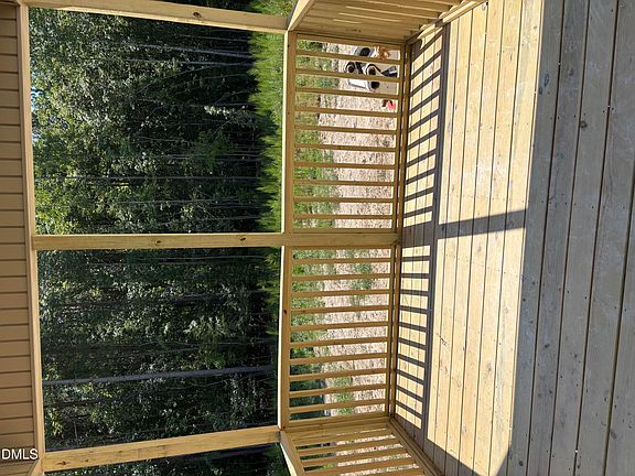 3rd image of 553 Rye Way