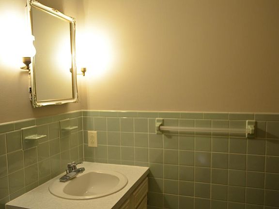 4th image of 10 Richmond St APT 2