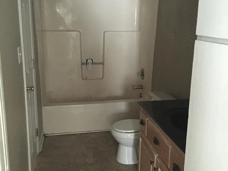 804 Austin Ave — Photo 3