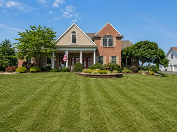 4521 Loraine Ln, Bethlehem, PA 18017