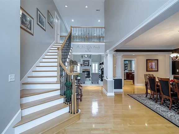 5th image of 103 Saint Annes Ct