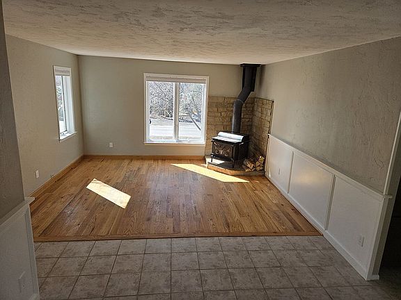 5th image of 418 Howard St