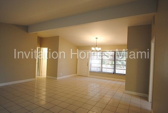 5th image of 2454 Bimini Ln