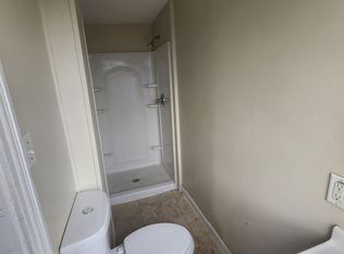 102 Knox St APT 4, Lewiston, ME 04240