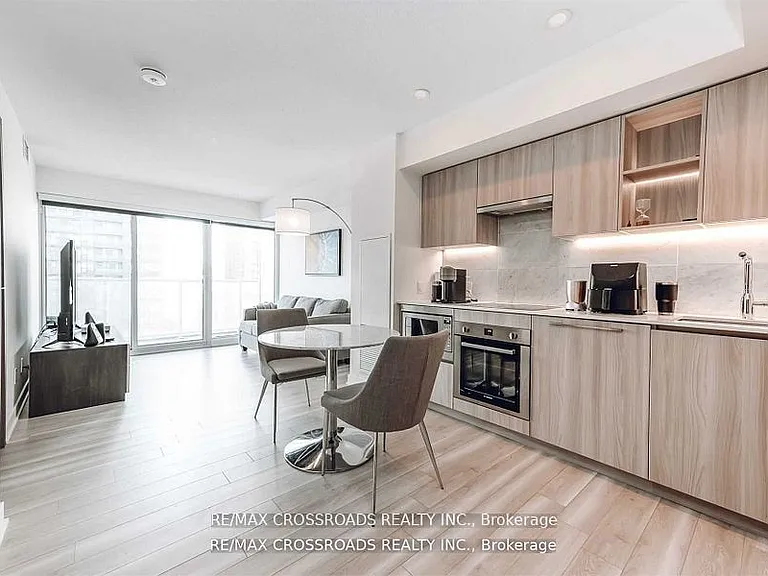 17 Bathurst St #1508 — Photo 2