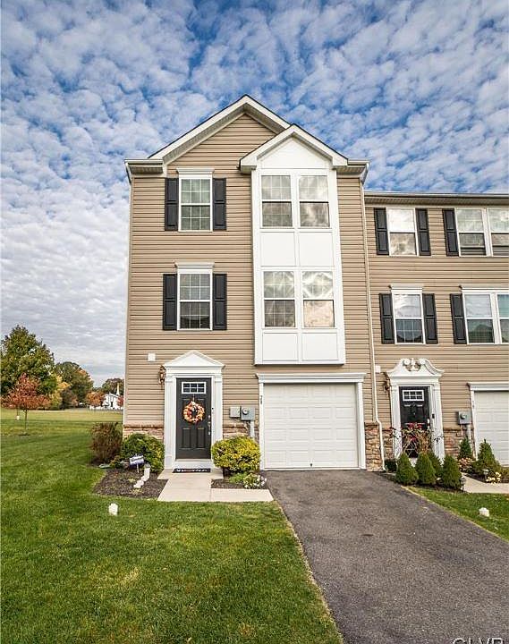 1st image of 20 Red Rose Ln