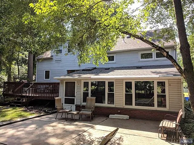 373 Franklin St — Photo 2