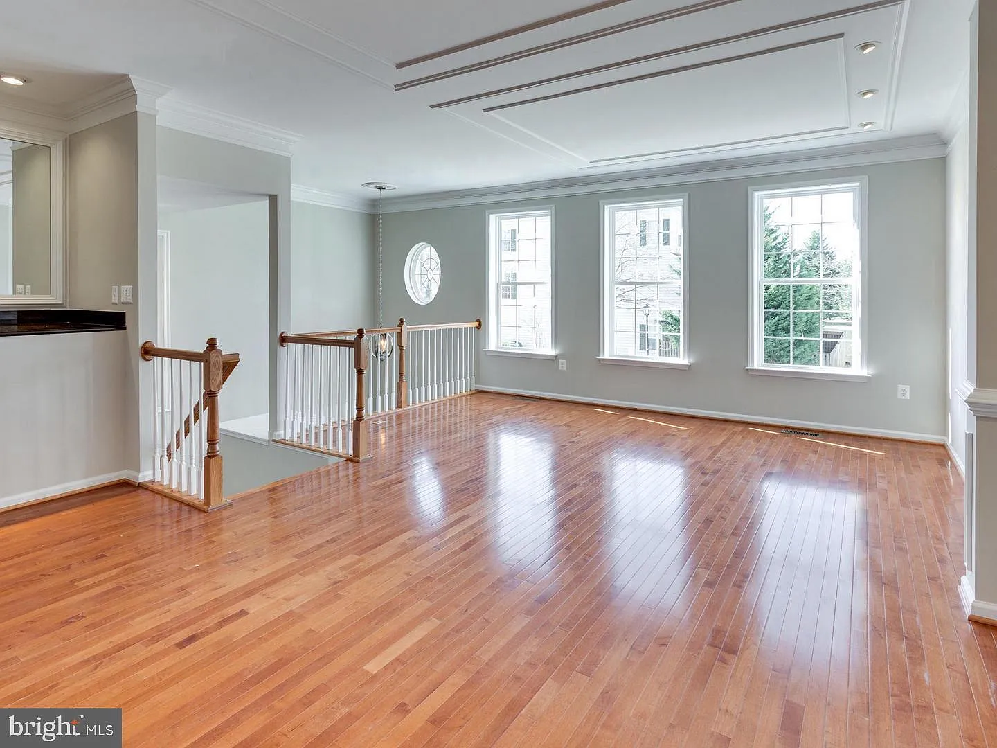 3 bed, 3.5 bath, 2436 sqft, $3,700 — Photo 3